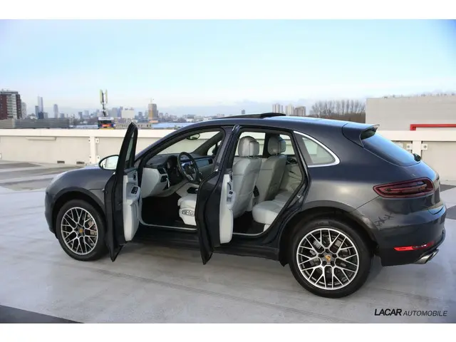 Porsche Macan 3.0 S I 360° I Bose I Pano 2018 Benzine 12