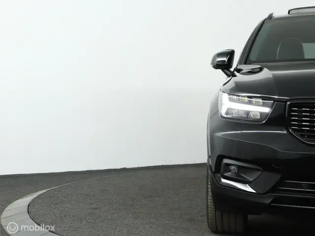 Volvo XC40 2.0 T5 AWD R-Design 2018 Benzine 55