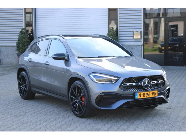Mercedes-Benz GLA 180 AMG 2022 Benzine 10