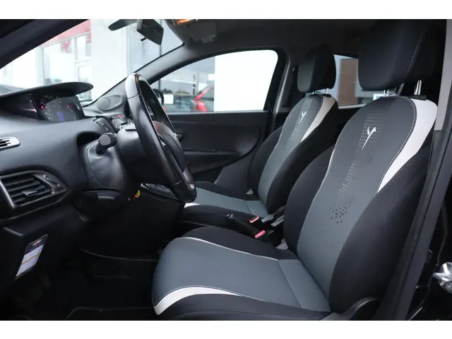 Lancia Ypsilon 0.9 TwinAir ELEFANTINO PLUS 2015 Benzine 6