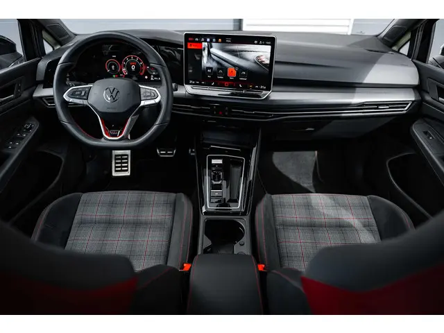 Volkswagen Golf 8.5 2.0 TSI GTI 2024 Benzine 36