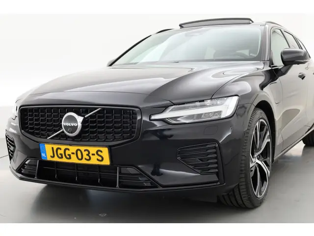 Volvo V60 T8 Recharge Ultra Dark 2025 Hybride Benzine 33