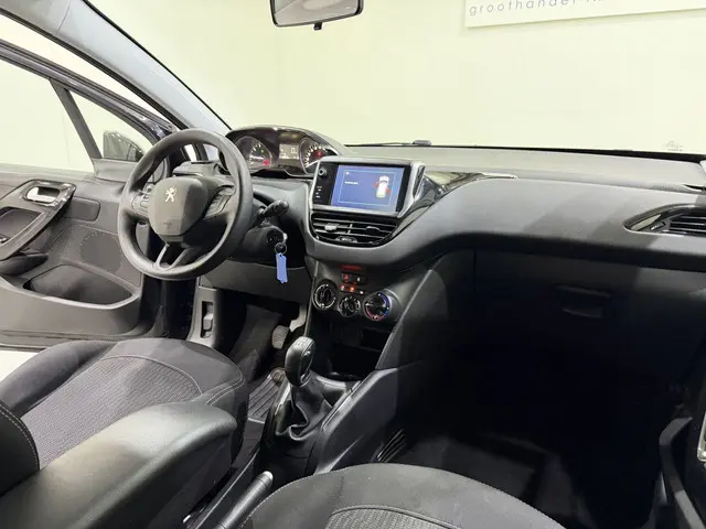 Peugeot 208 HB 1.2 PureTech Blue Lion 2017 Benzine 8