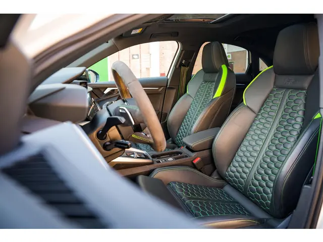 Audi RS3 Limousine 2.5 TFSI RS 3 quattro 2023 Benzine 38