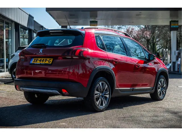 Peugeot 2008 1.2 PureTech Allure 2019 Benzine 9