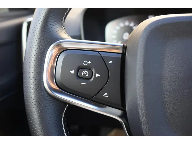 Volvo XC40 1.5 T3 R-Design 2020 Benzine 21