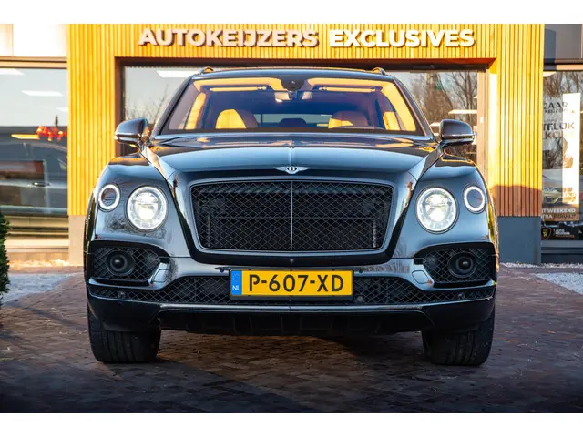 Bentley Bentayga 6.0 W12 black on black 2016 Benzine 2