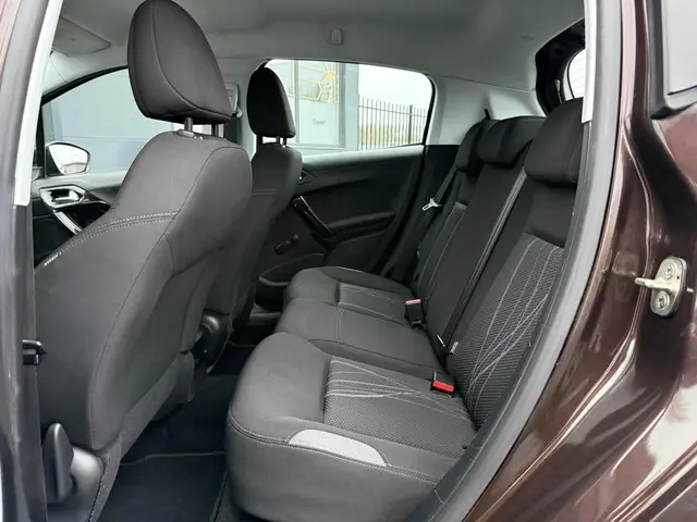 Peugeot 208 1.2 VTi Envy 2013 Benzine 9