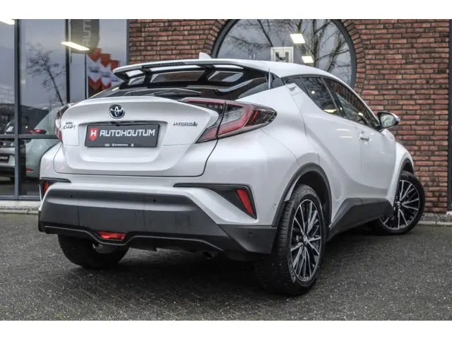 Toyota C-HR 2