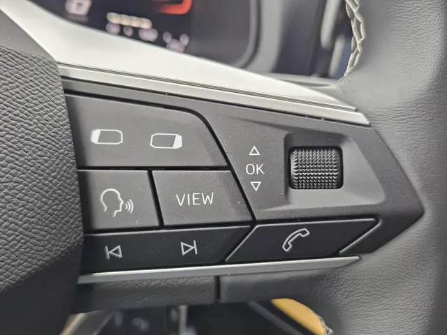 SEAT Arona 1.0 TSI Business Connect 2023 Benzine 12