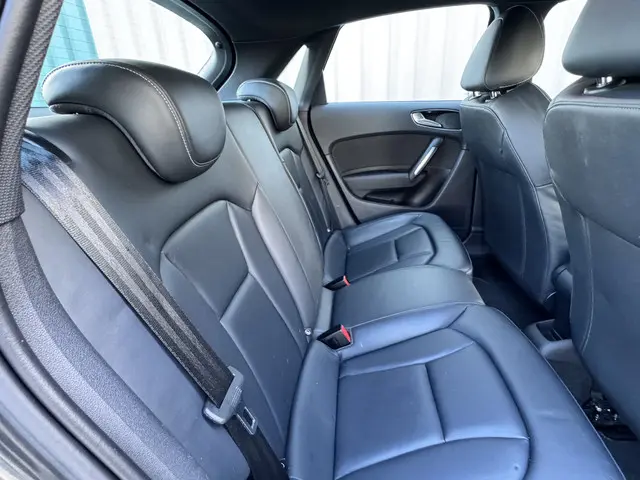 Audi A1 Sportback 1.4 TFSI S-Line 185PK / 2014 Benzine 14