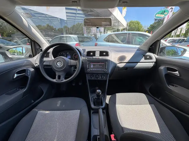 Volkswagen Polo 1.2 Easyline 2012 Benzine 4