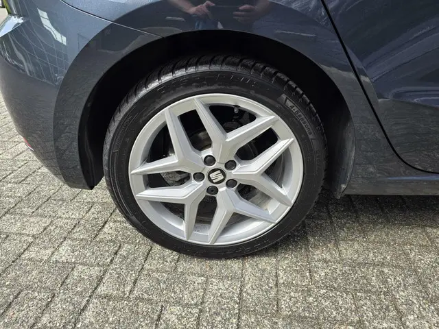 SEAT Ibiza 1.0 TSI FR Business |Automaat|Navi ! 2019 Benzine 39