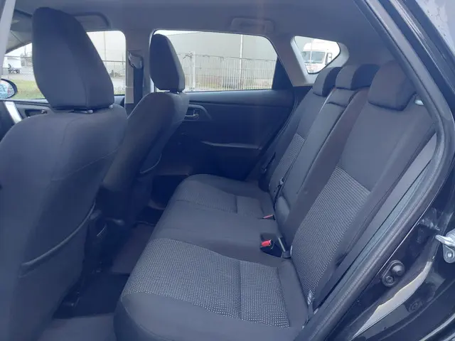 Toyota Auris 1.8 Hybrid Aspiration 2015 Hybride Benzine 7