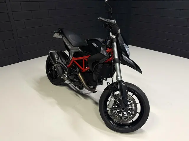 Ducati Hypermotard 821 2015 Benzine 11