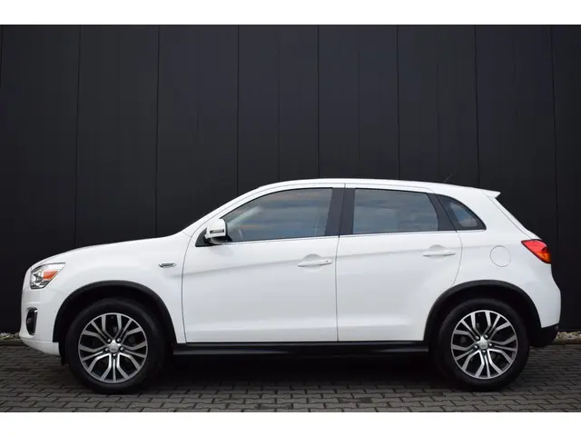 Mitsubishi ASX 1.6 Cleartec Intense 2016 Benzine 3