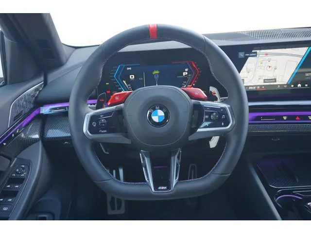 BMW M5 Sedan 2025 Hybride Benzine 27