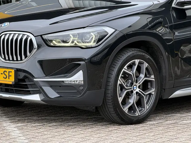 BMW X1 xDrive25e High Executive 2021 Hybride Benzine 17
