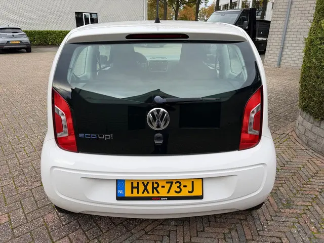 Volkswagen up! 1.0 move up! BlueMotion 2013 CNG 14
