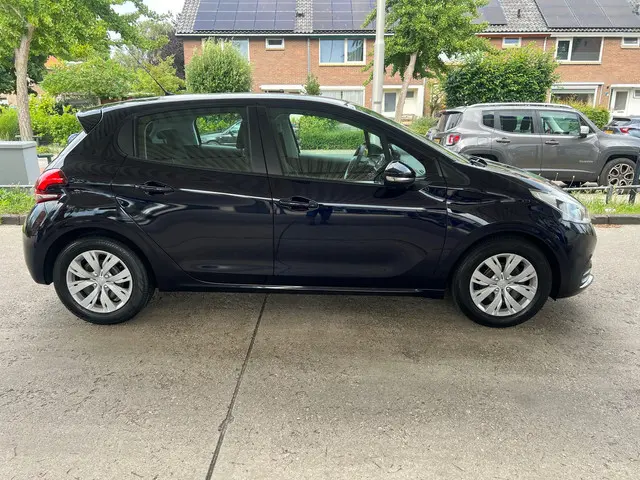 Peugeot 208 1.2 PureTech Active Navi, Cruise 2015 Benzine 6