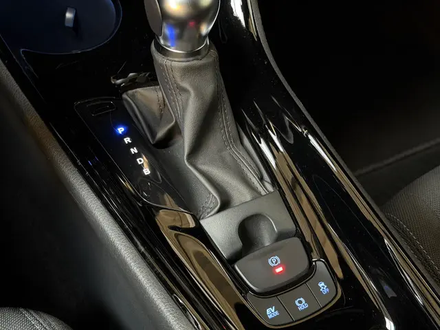 Toyota C-HR 1.8 Hybrid Dynamic 2021 Hybride Benzine 10