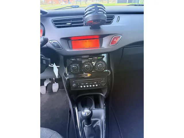 Citroën C3 1.0 PureTech Collection 2015 Benzine 9