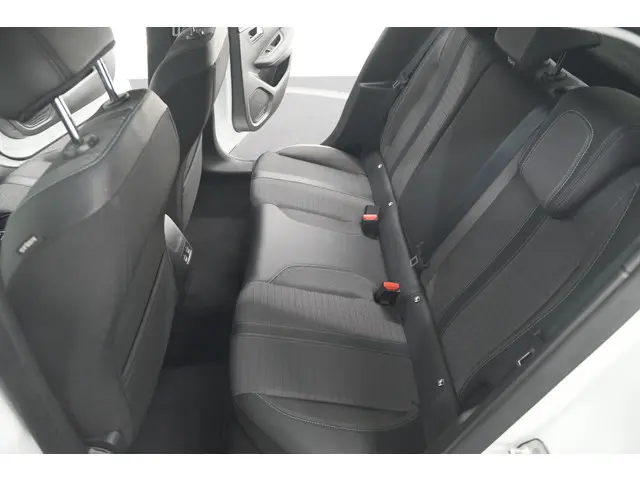 Peugeot 208 PureTech 100 Allure 2022 Benzine 24