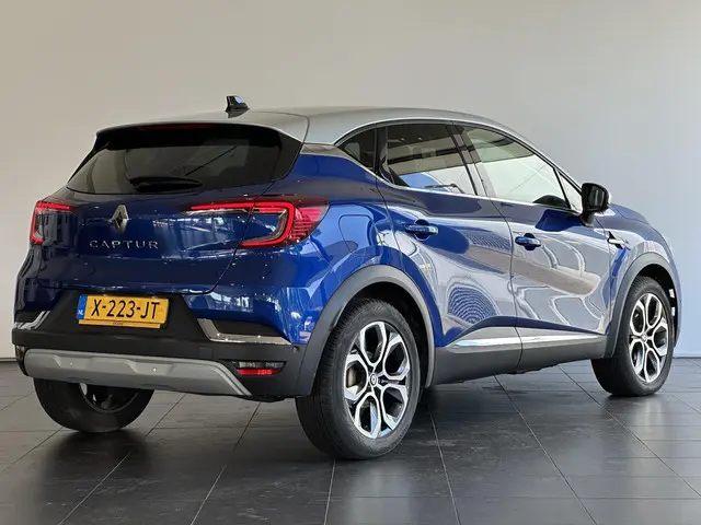 Renault Captur 1.0 TCe 90 techno 2023 Benzine 2