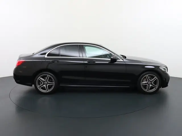 Mercedes-Benz C-Klasse C 300 AMG line 2019 Benzine 4