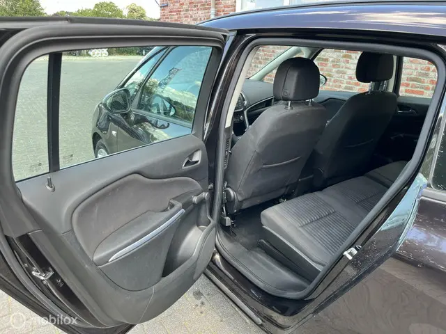 Opel Zafira Tourer 1.4 Cosmo 2012 Benzine 6