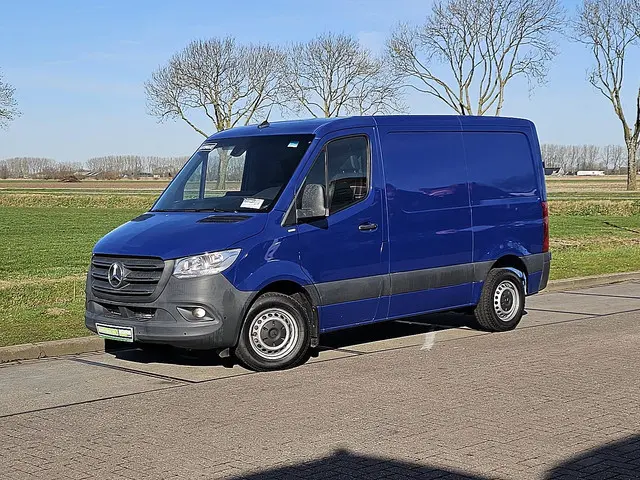 Mercedes-Benz Sprinter 2