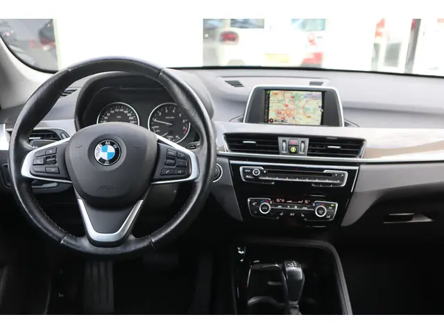 BMW X1 xDrive20i HIGH EXECUTIVE 2017 Benzine 8