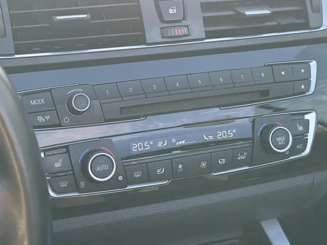 BMW 2 Serie Cabrio 218i M Sport 2016 Benzine 8