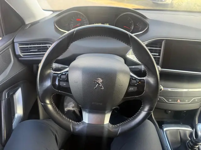 Peugeot 308 SW 1.2 PureTech Style 2016 Benzine 19