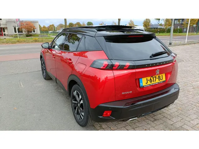 Peugeot 2008 1.2 PureTech Allure 2020 Benzine 9