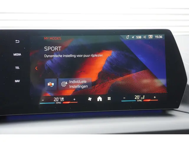 BMW 1 Serie 5-deurs 120 2025 Benzine 31