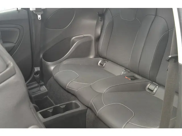 Opel ADAM 1.2 2015 Benzine 22