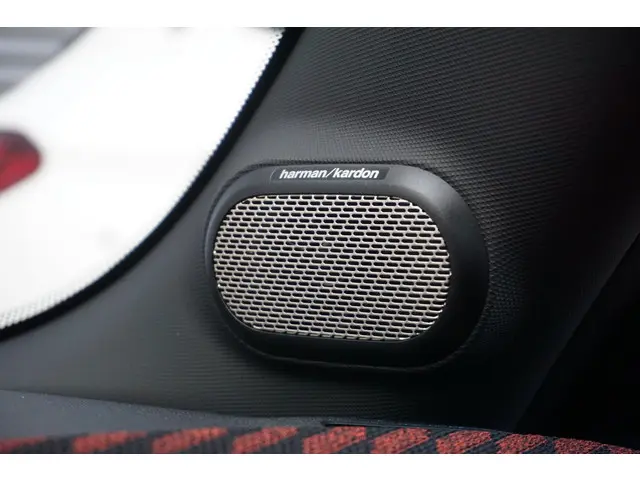 MINI 3-Deurs S 2025 Benzine 24