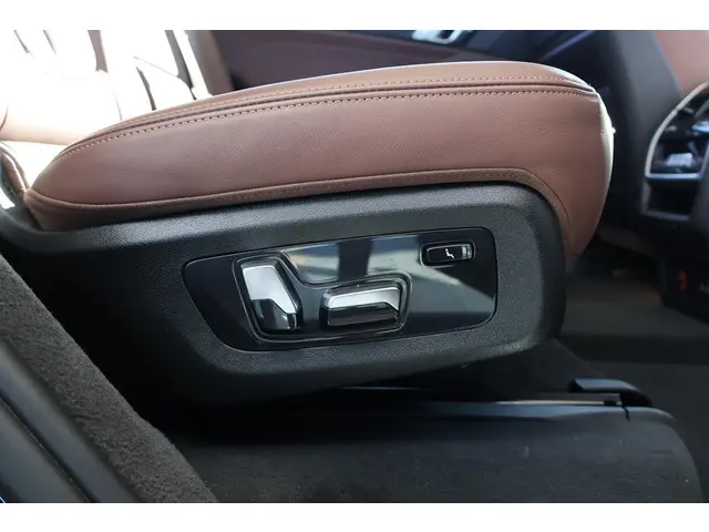 BMW X7 xDrive40i 2025 Benzine 10