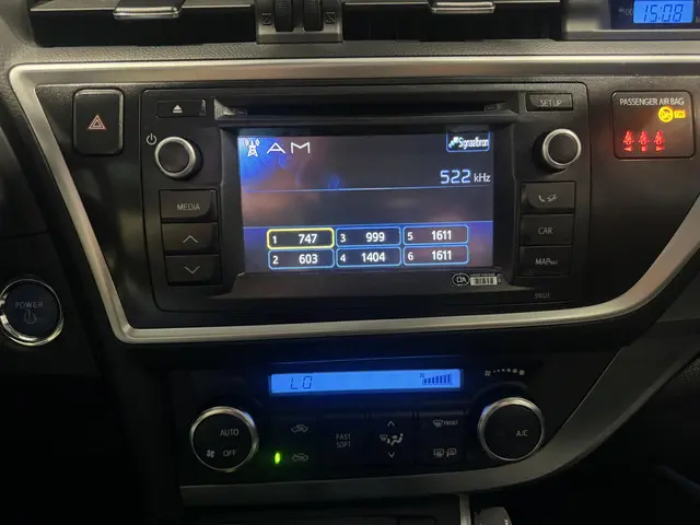Toyota Auris 1.8 Hybrid Dynamic 2013 Hybride Benzine 10