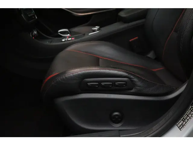 Mercedes-Benz GLA AMG 45 4Matic Edition 1 2014 Benzine 26