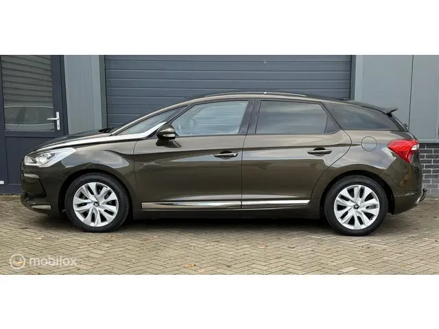 Citroën DS5 1.6 THP Chic 2013 Benzine 8