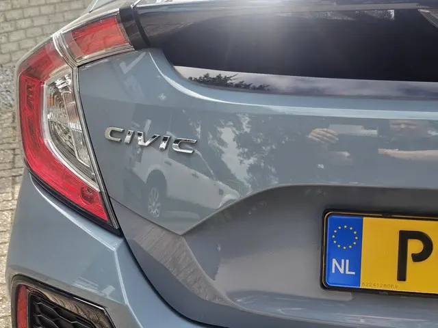 Honda Civic 1.0 i-VTEC Premium Leer/Pano-dak 2018 Benzine 35
