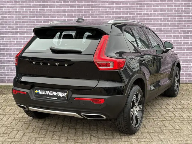 Volvo XC40 3