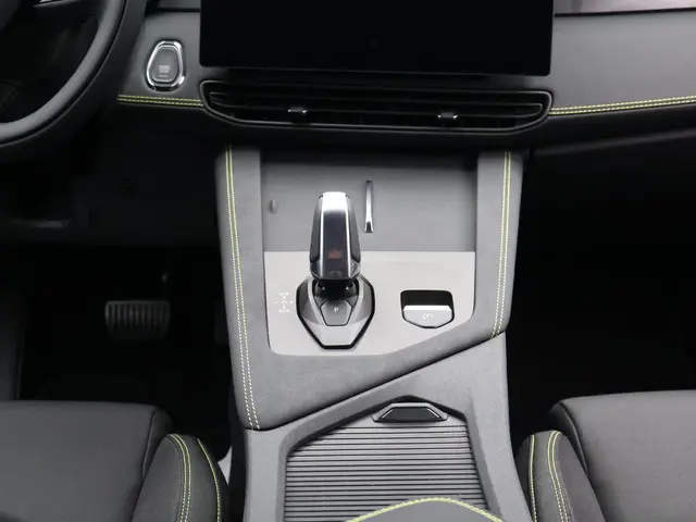 Lynk & Co 01 1.5 Core 2025 Hybride Benzine 29