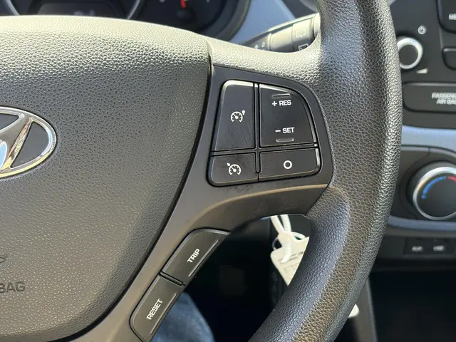 Hyundai i10 1.0i i-Motion Comfort 2017 Benzine 14