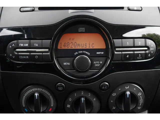 Mazda 2 1.3 Cool 2013 Benzine 7