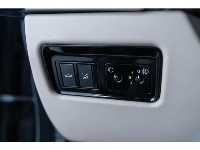 Jaguar XE 2.0 D Pure Leder Panorama 2018 Diesel 18