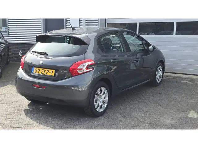 Peugeot 208 1.2 VTi Blue Lease 2012 Benzine 8