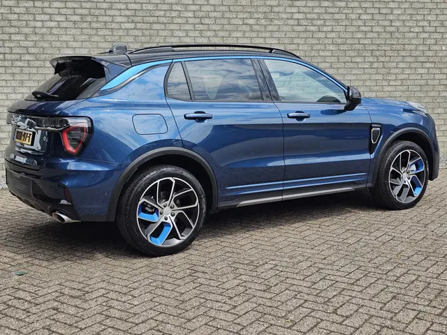 Lynk & Co 01 1.5 Zwarte Hemel/Camera 2023 Hybride Benzine 5